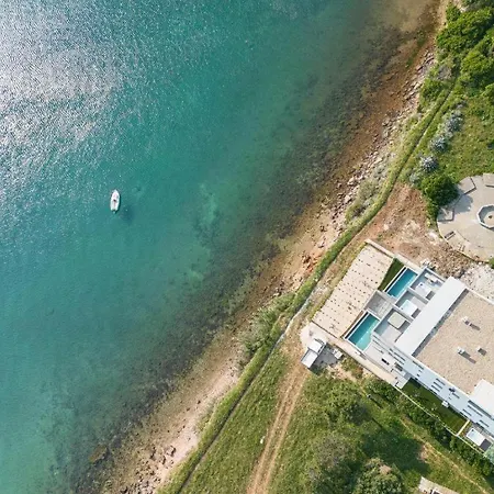 Appartement Beachfront Luxury - Private Infinity Pool, Sauna & Mini-gym