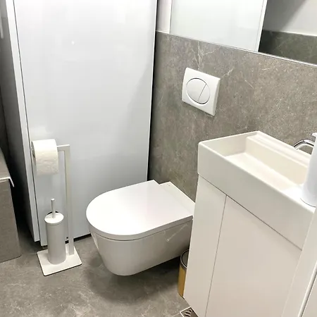Appartement Beachfront Luxury - Private Infinity Pool, Sauna & Mini-gym Povljana