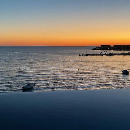 Beachfront Luxury - Private Infinity Pool, Sauna & Mini-gym