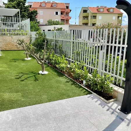 Beachfront Luxury - Private Infinity Pool, Sauna & Mini-gym