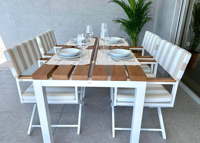 דירה Beachfront Luxury - Private Infinity Pool, Sauna & Mini-gym פובליאנה