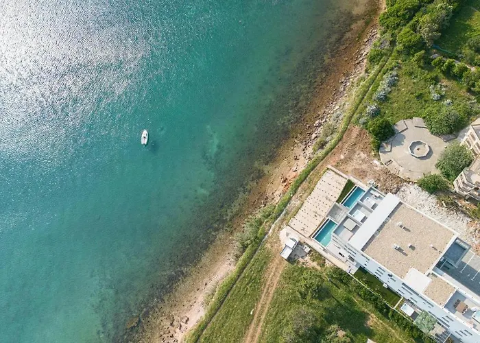 דירה Beachfront Luxury - Private Infinity Pool, Sauna & Mini-gym