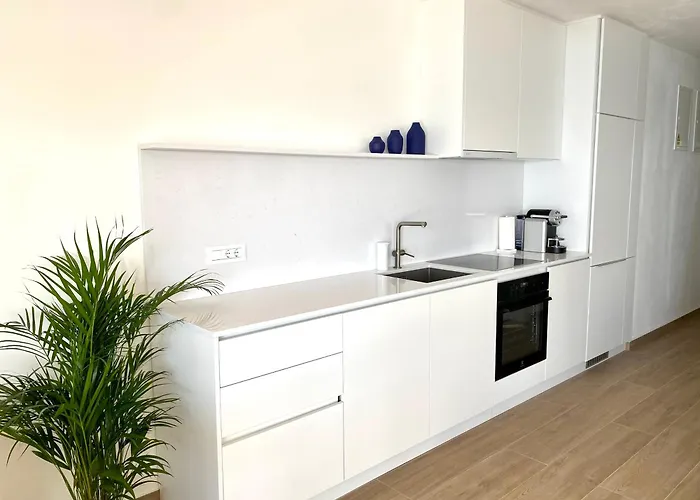 דירה Beachfront Luxury - Private Infinity Pool, Sauna & Mini-gym