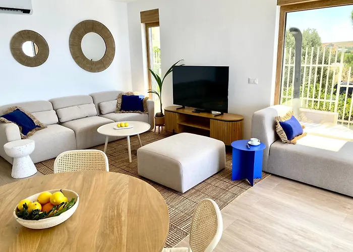 דירה Beachfront Luxury - Private Infinity Pool, Sauna & Mini-gym *