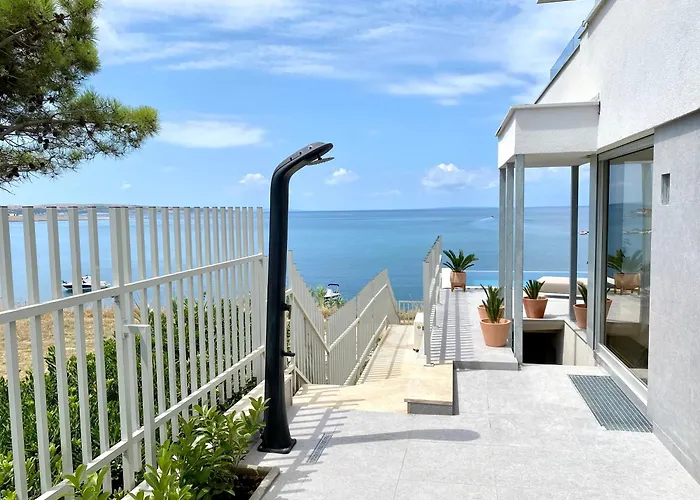 דירה Beachfront Luxury - Private Infinity Pool, Sauna & Mini-gym