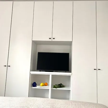 Beachfront Luxury - Private Infinity Pool, Sauna & Mini-gym Povljana