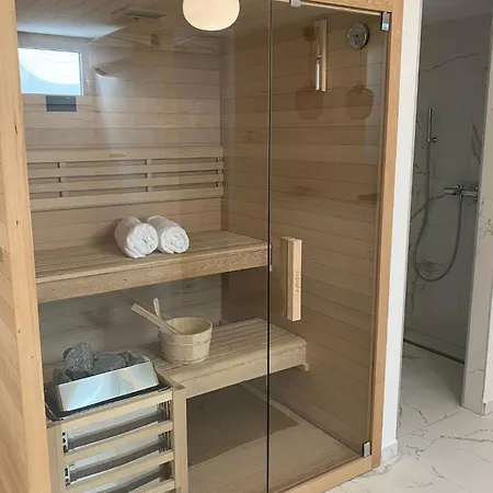 Beachfront Luxury - Private Infinity Pool, Sauna & Mini-gym *