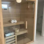 Beachfront Luxury - Private Infinity Pool, Sauna & Mini-gym *